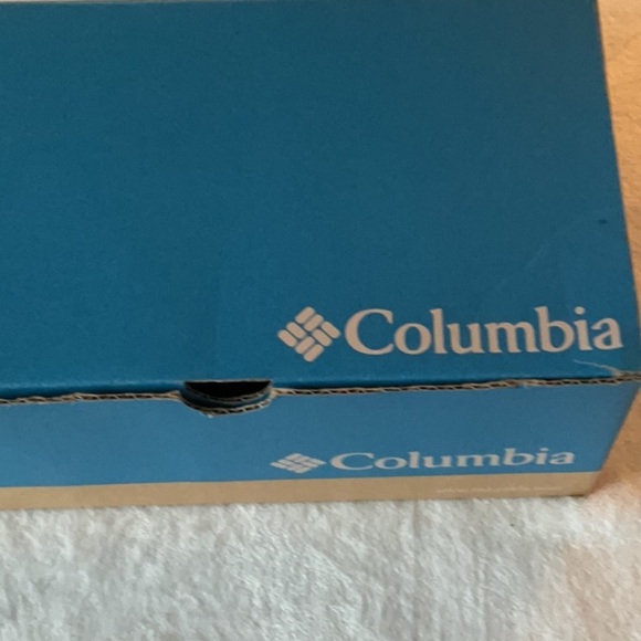 Columbia Black Adventure Sandals with Rugged Sole new with box - Picture 10 of 10